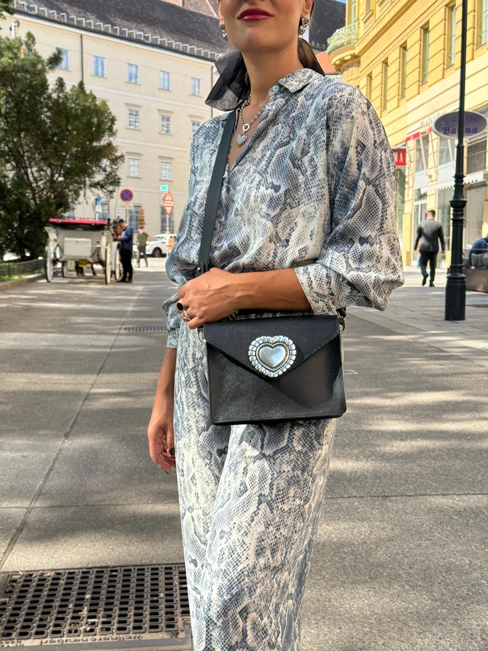 Black Handbag Leather Crossbody Bag Full Grain Purse
